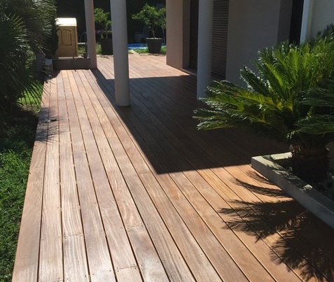 Laissez-vous tenter par une terrasse en bois à Portet